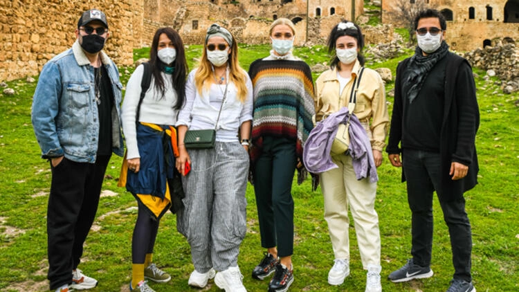 Kahkaha dolu ekip Mardin’de